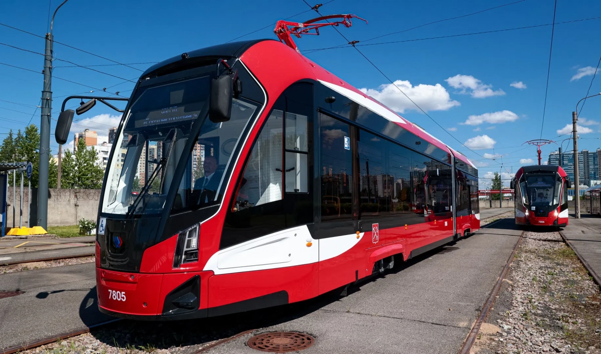 Петербуржцы смогут выбрать цвет новых трамваев - tvspb.ru
