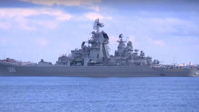 Атомный крейсер «Петр Великий» прибыл в Кронштадт на парад ко Дню ВМФ