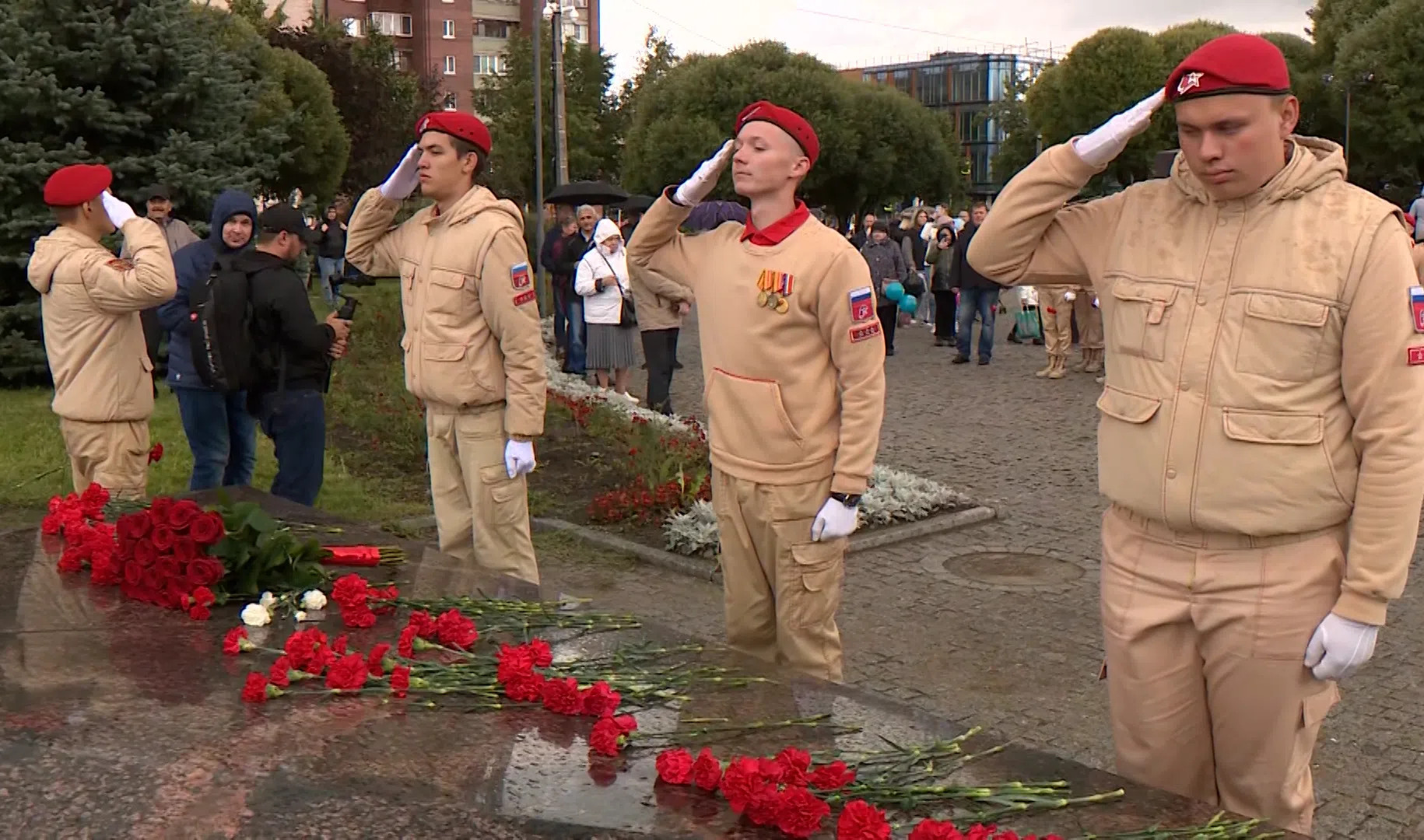 В Колпино почтили память бойцов Ижорского батальона | Телеканал  Санкт-Петербург