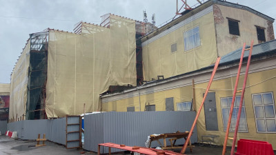 На «Ленфильме» начали реставрировать фасады легендарного Четвёртого павильона