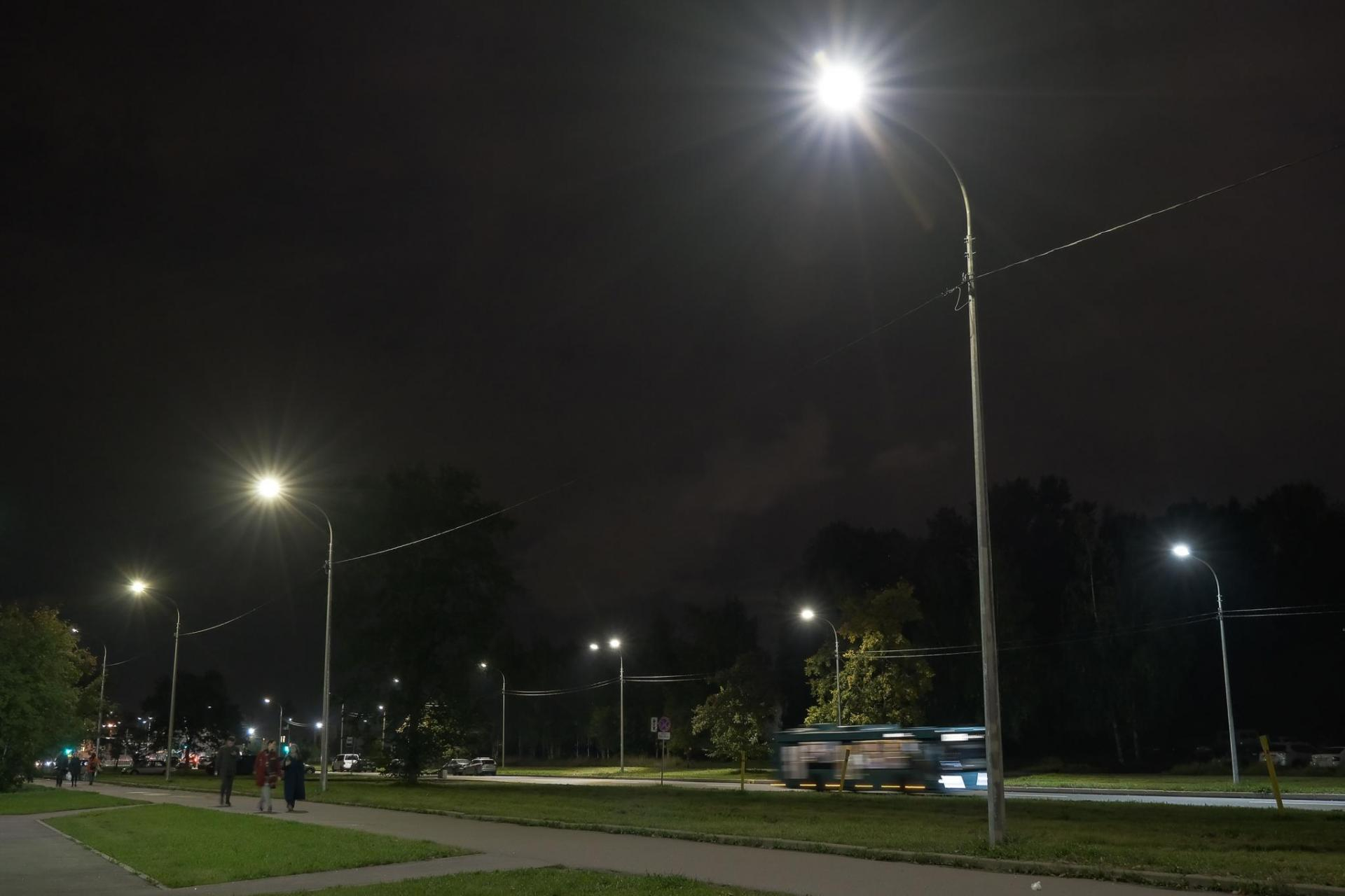 За 4 года в Петербурге установили более 56 тысяч новых светильников