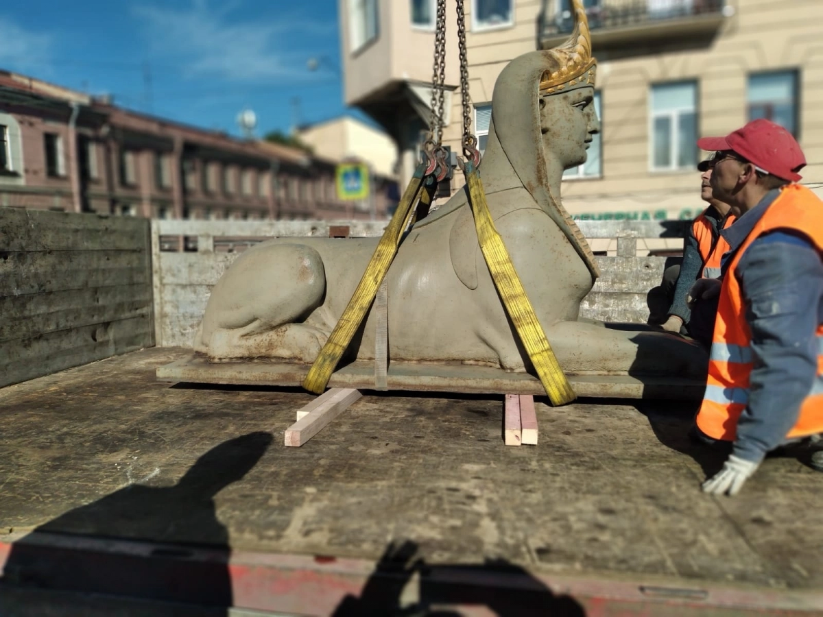 Львы с Дворцовой пристани и сфинксы с Египетского моста ушли на реставрацию - tvspb.ru