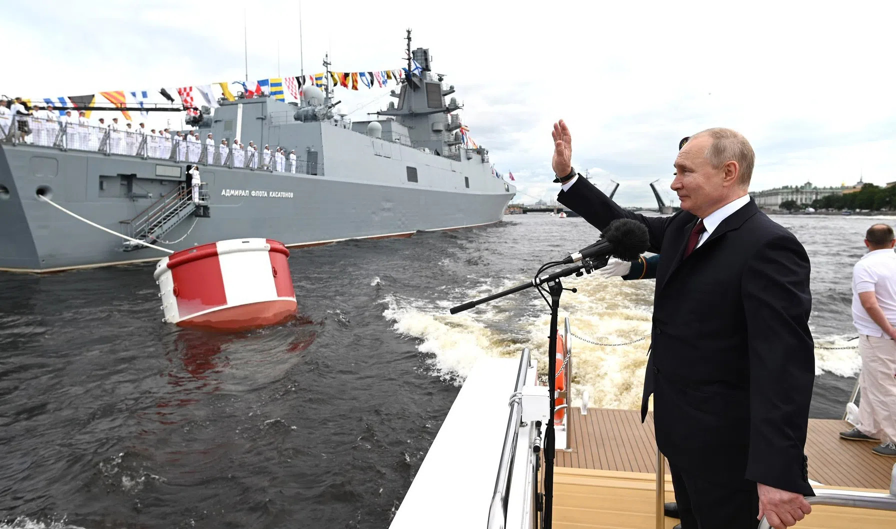 День военно морского флота в 2023. Путин ВМФ 2021. Путин в Питере 2021 парад военно морской. Путин на дне военно морского флота 2021. Путин ВМФ 2006.