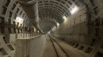 Первый технический состав прошел по новому участку метро от «Спасской» до «Театральной»