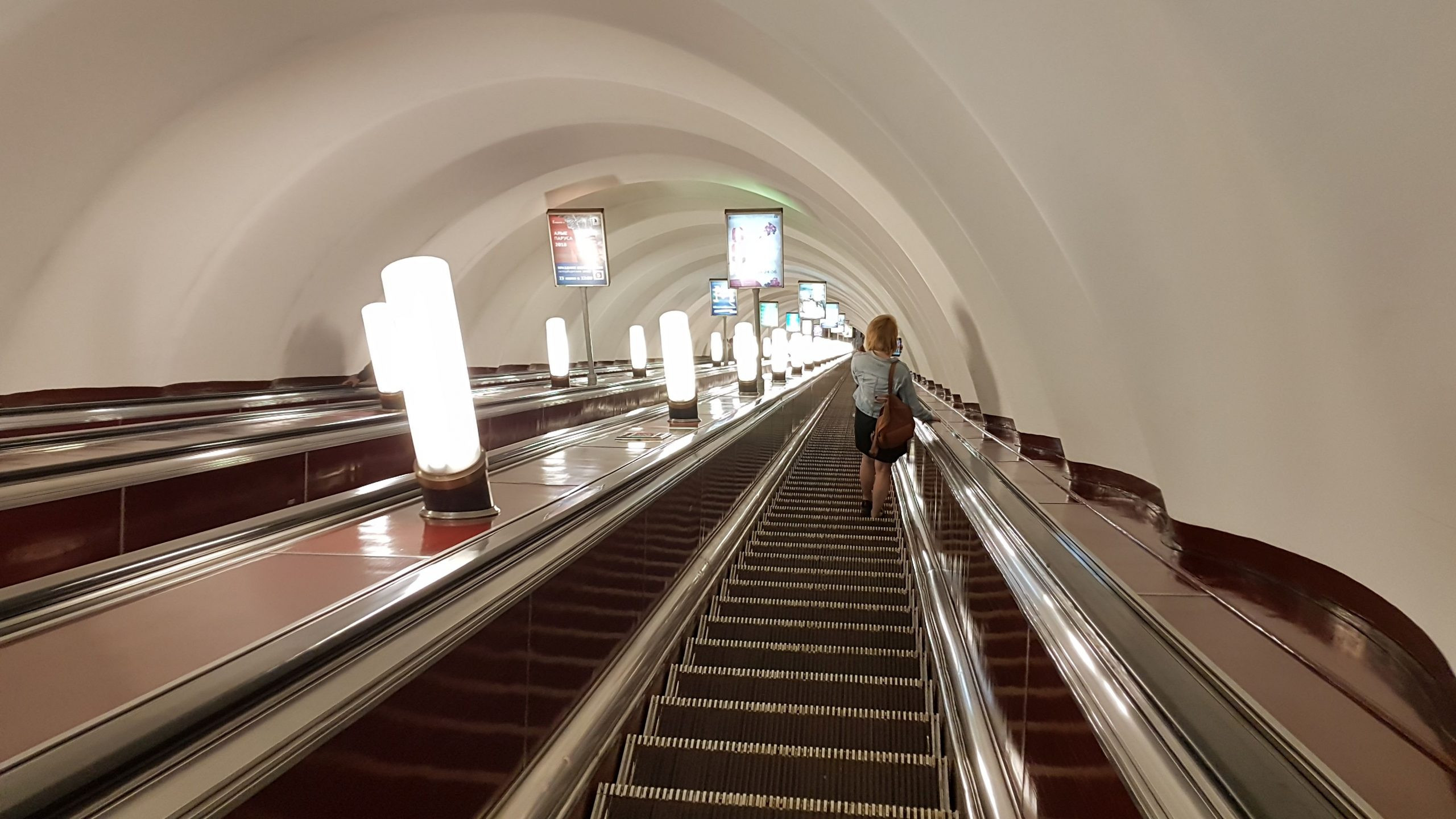 Петербурженка пострадала от лазерной указки в метро | Телеканал Санкт- Петербург