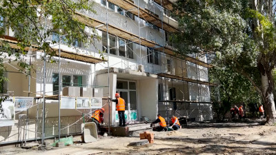 Петербургские строители восстановят 29 соцобъектов в Мариуполе