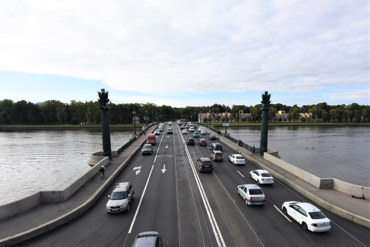 Специалисты завершили ремонт на Ушаковском мосту - tvspb.ru