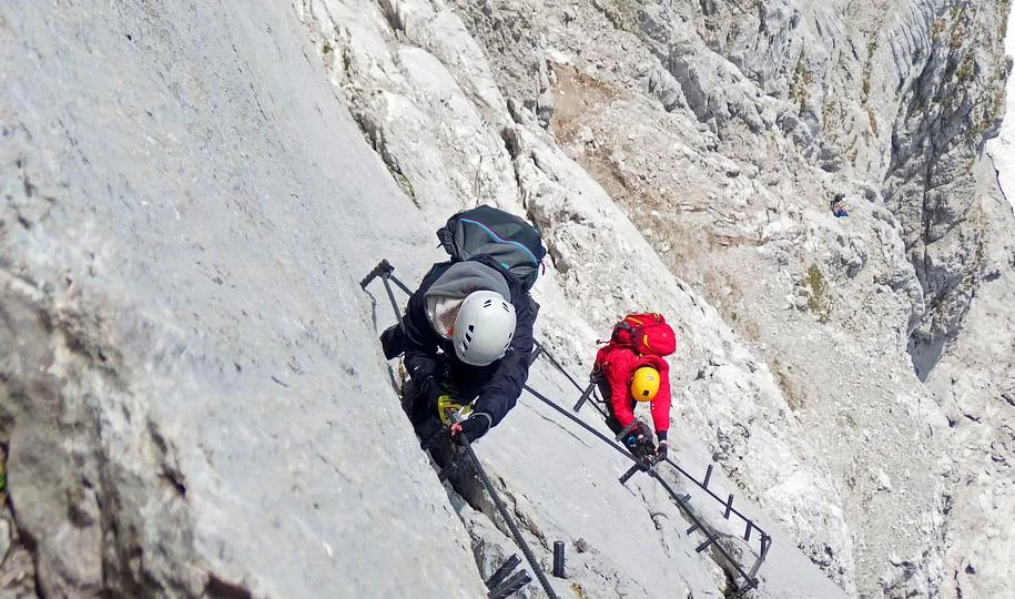 В Кабардино-Балкарии нашли сорвавшихся альпинистов из Петербурга - tvspb.ru