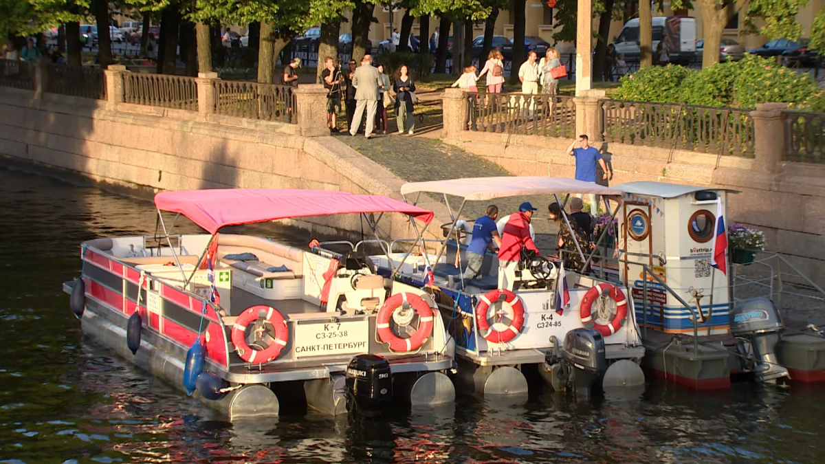 В Петербурге открыли новый водный туристический маршрут | Телеканал  Санкт-Петербург