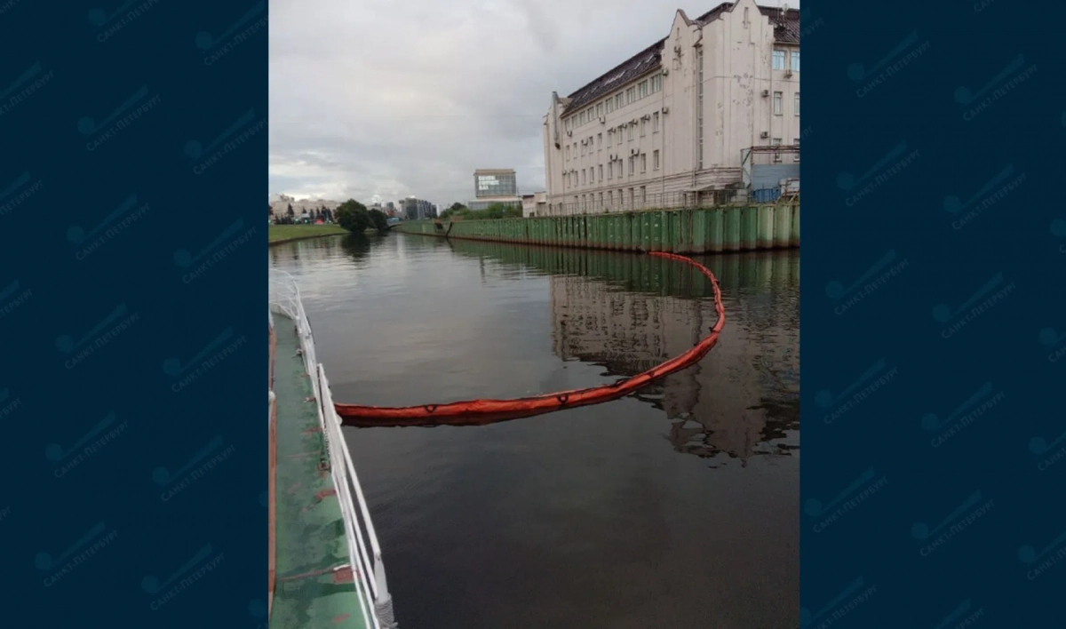 В устье Охты установили боновые заграждения для защиты от мусора - tvspb.ru