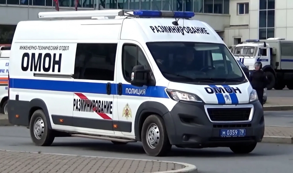 В Петербурге полицейские искали «бомбы» по 68 адресам - tvspb.ru
