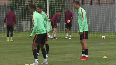 Тренировка сборной Португалии на стадионе «Турбостроитель»