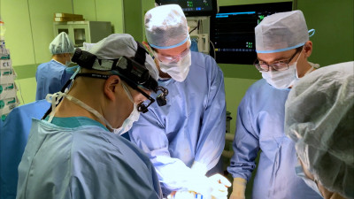 Гигантскую опухоль на сердце 75-летнего пациента успешно удалили хирурги Центра Алмазова