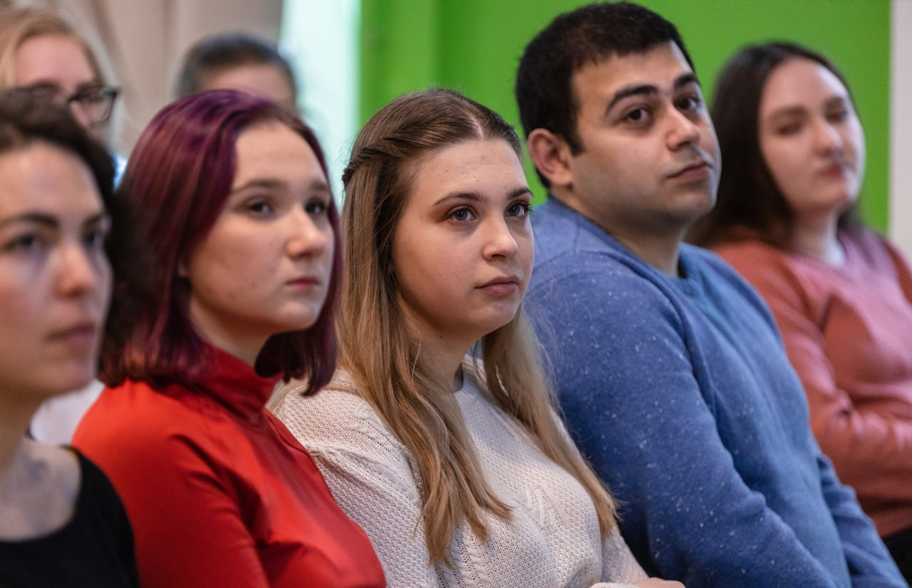 Записаться добровольцем спб. Волонтёры Санкт-Петербурга. Добровольцы Петербурга. Знаменитости волонтеры в Санкт Петербурге.