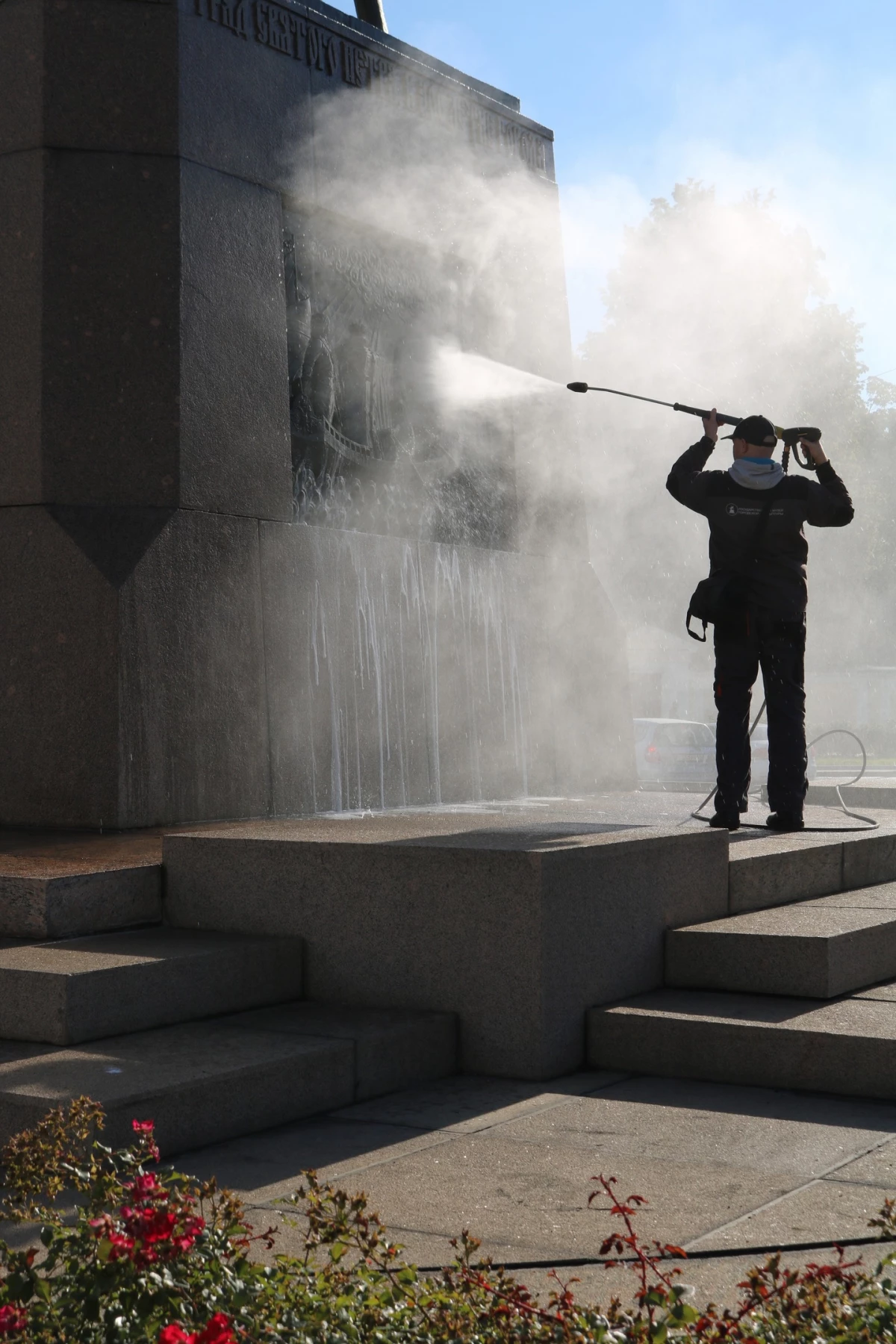 Памятник Александру Невскому в Петербурге привели в порядок - tvspb.ru