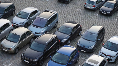 Петербуржцам напомнили о правилах парковки во дворах