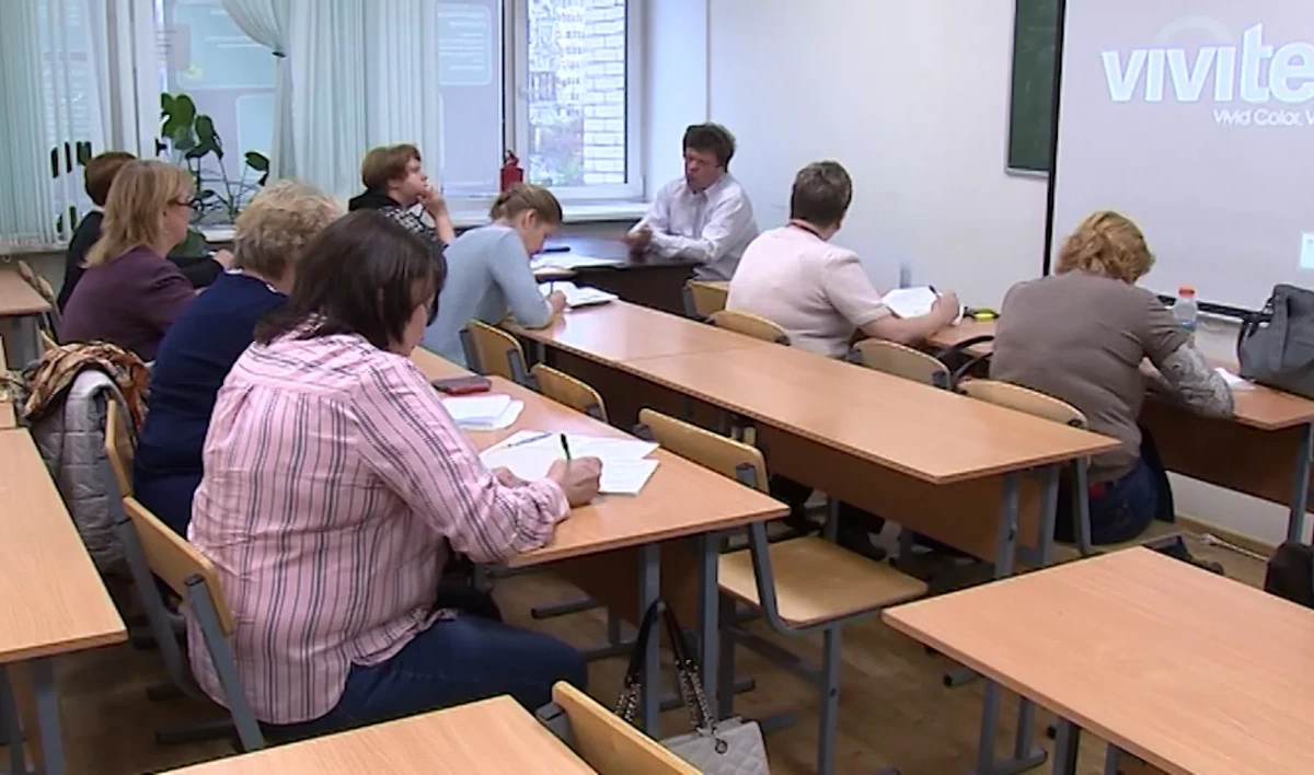 Аналитики выяснили, удается ли петербуржцам совмещать работу и учебу - tvspb.ru