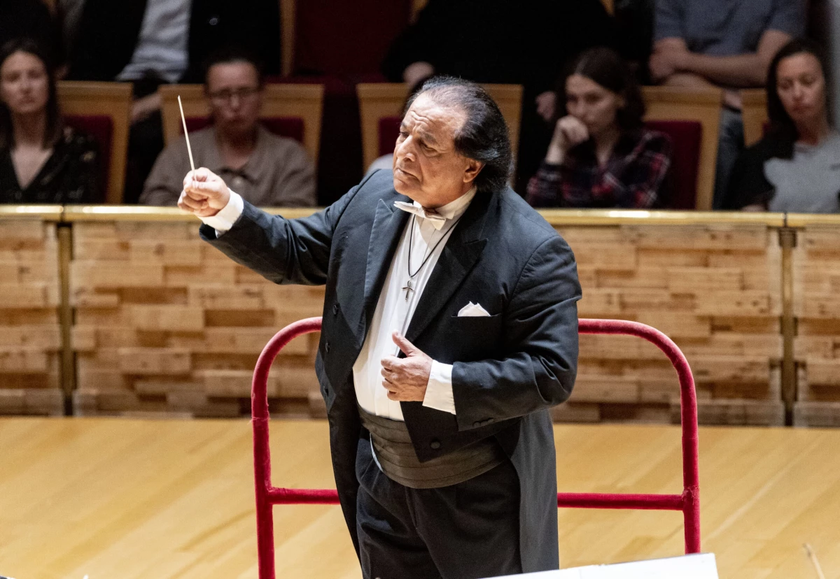 Иранский композитор Александр Рахбари выступит с оркестром Мариинского театра - tvspb.ru