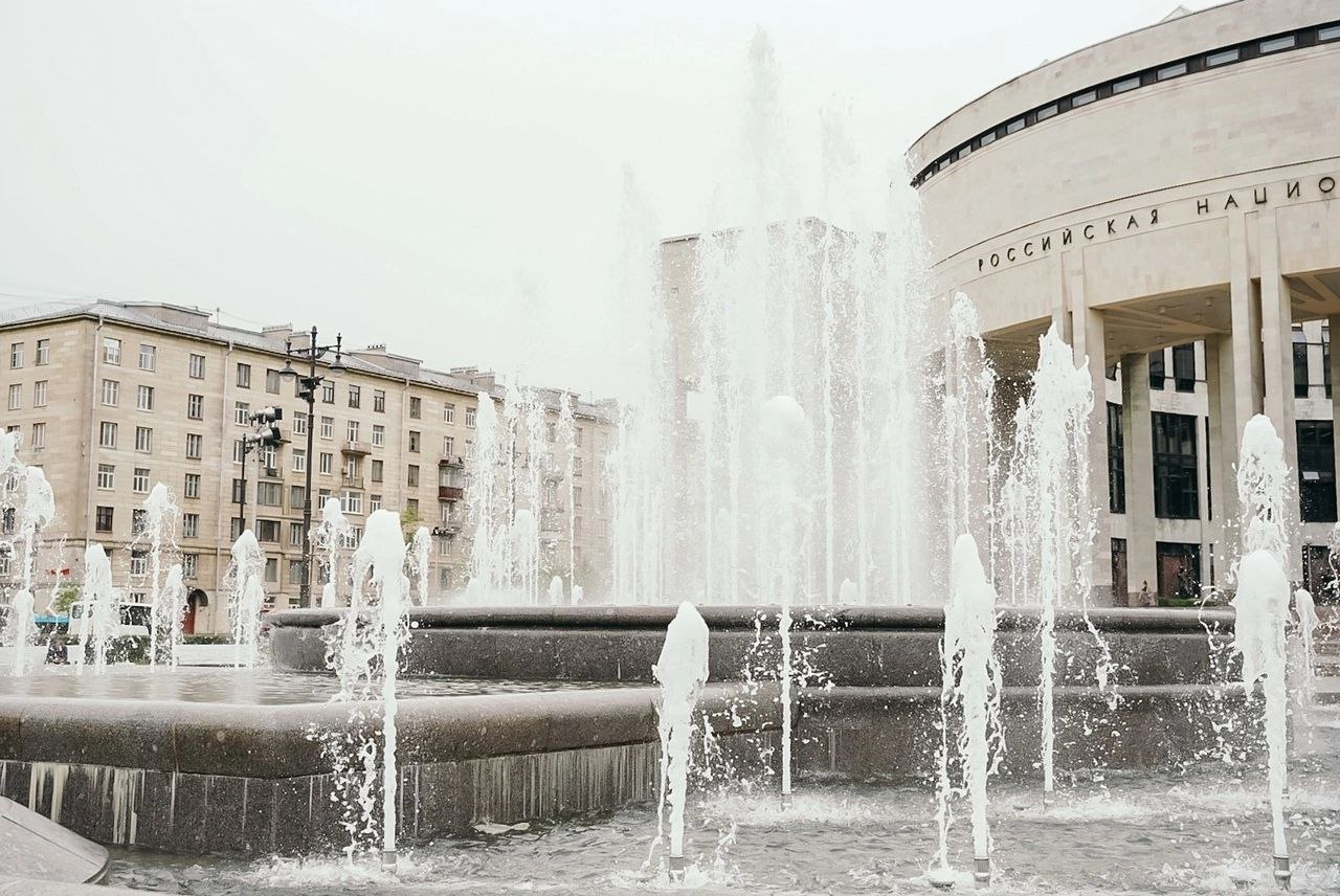 В Петербурге на помывку закрыли три фонтана
