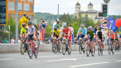 800 человек стали участниками петербургской велогонки Gran Fondo