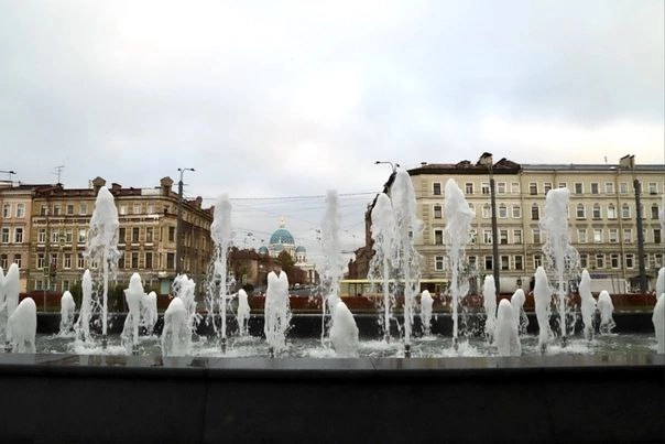 Еще три фонтана ушли на помывку в Петербурге - tvspb.ru