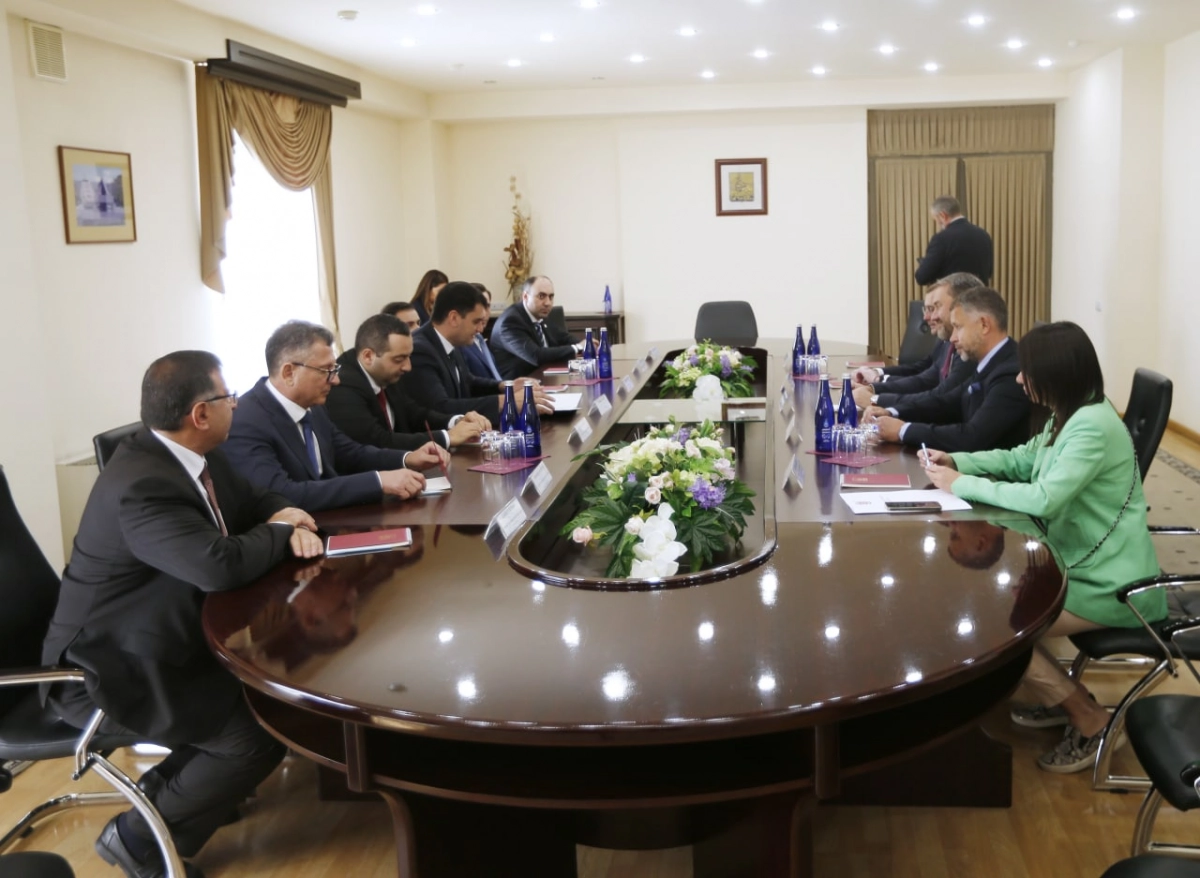 Депутаты петербургского Парламента посетили Ереван - tvspb.ru
