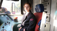 Первая женщина-машинист Октябрьской железной дороги отправилась в самостоятельный рейс