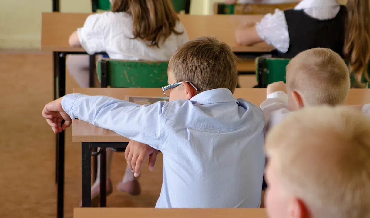 Многодетные семьи Ленинградской области получат выплаты на подготовку к школе