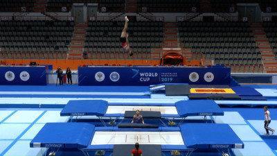 Петербург принимает международные соревнования по прыжкам на батуте