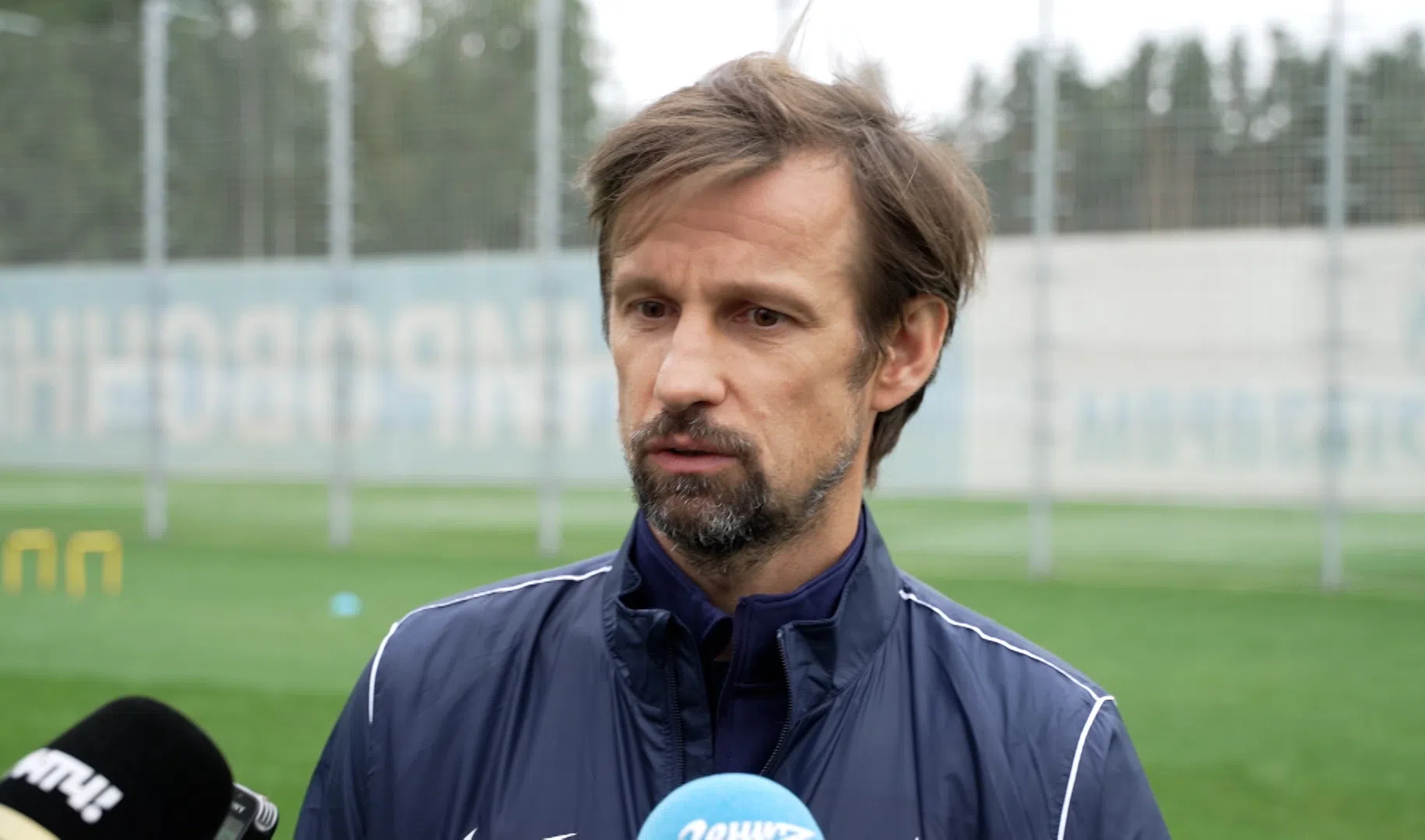 Спортивный канал спб. Сергей Семак 2022. Сергей Семак фото. Тренер Зенита. Сергей Семак ПСЖ.