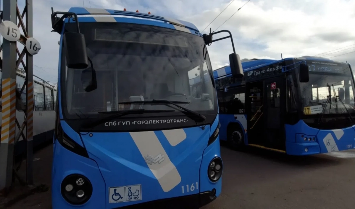 Троллейбусу №50 пришлось изменить маршрут из-за прорыва трубы на Комендантском проспекте - tvspb.ru