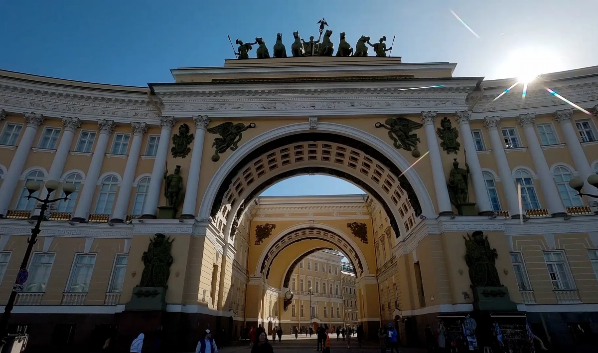 Шоу дронов пройдет в Петербурге в честь закрытия туристического сезона - tvspb.ru