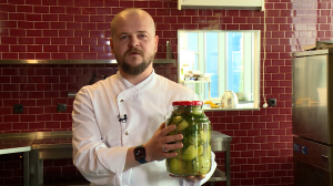 Пряные зелёные томаты по-грузински: консервируем восхитительную закуску на зиму