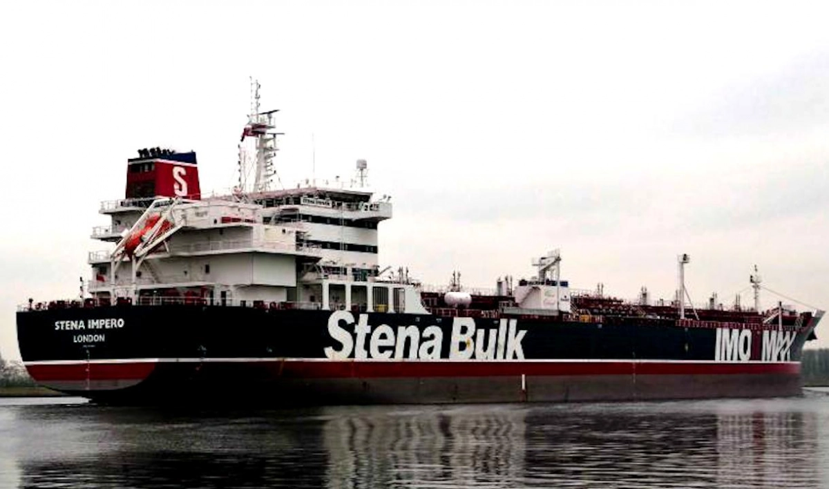 Дипломаты продолжают добиваться связи с россиянами на задержанном Ираном танкере - tvspb.ru