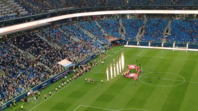 Ревущие трибуны и счастливые чемпионы: болельщики поздравляют «Зенит» с победой в Суперкубке