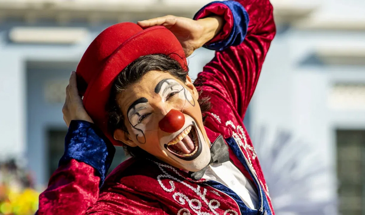 Циркачей и фокусников соберет фестиваль «Улица искусств» на аллее на Долгоозерной улице - tvspb.ru