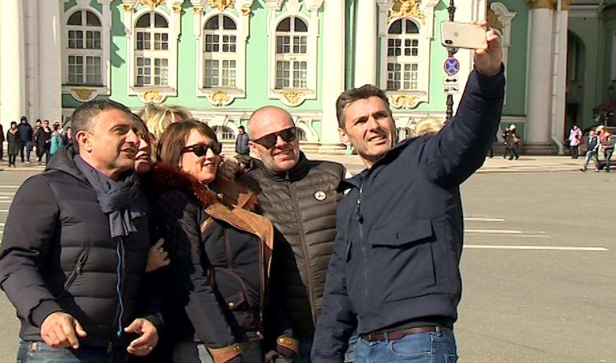 Иностранцы спб. Иностранцы в Питере сейчас.