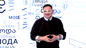 «С отсечённой шеей»: декольте возвращается в список главных трендов сезона