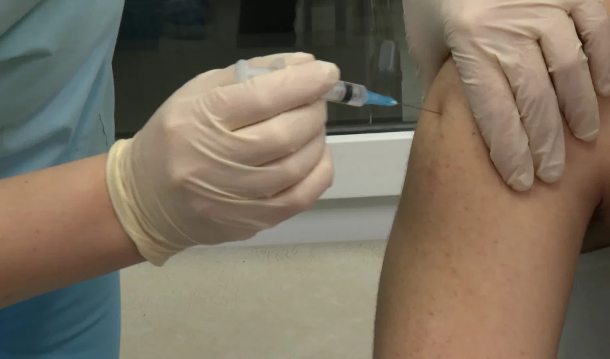 100 детей от 6 до 11 лет получили вакцину от COVID в рамках клинических исследований - tvspb.ru