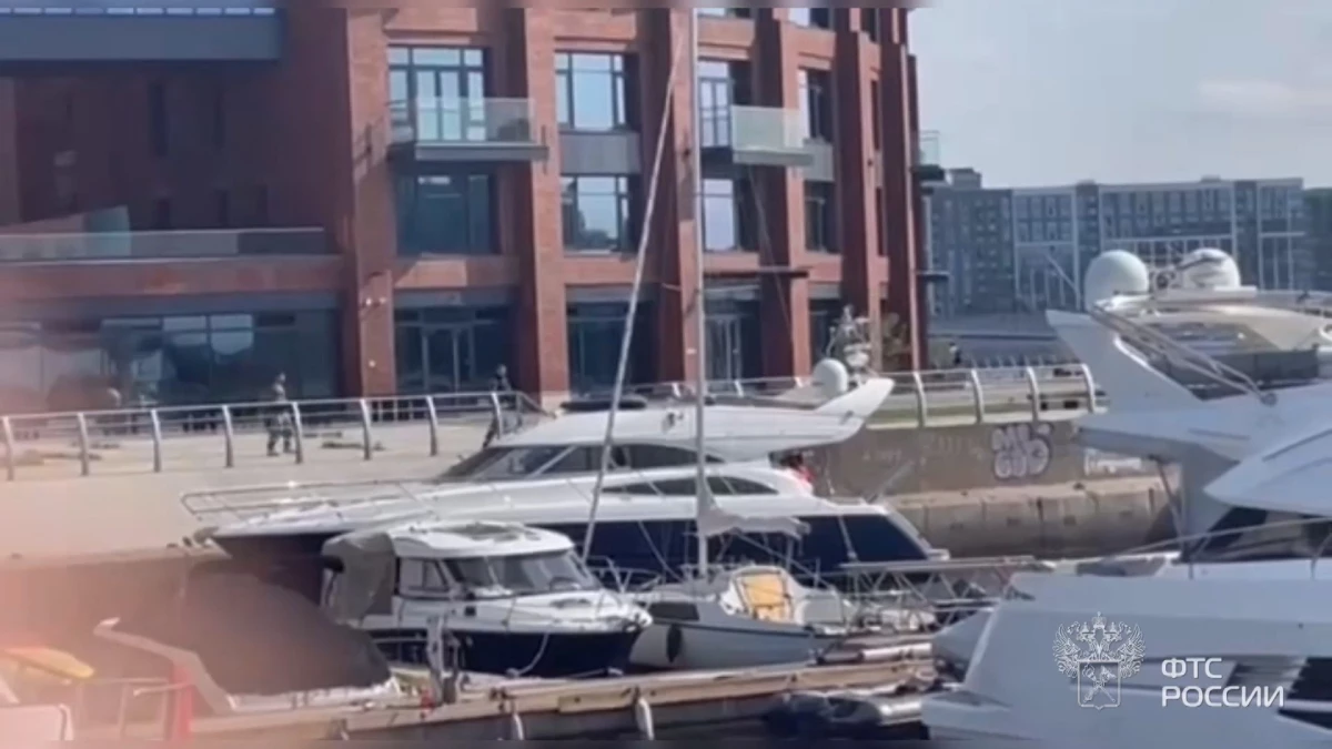 21 млн рублей задолжали две пришвартовавшиеся в Петербурге яхты, теперь их задержали - tvspb.ru