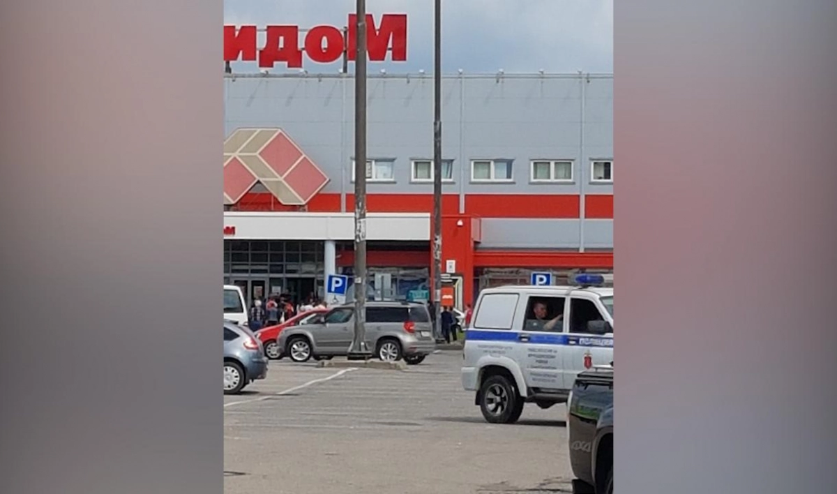 В Петербурге эвакуировали посетителей «Максидома» на Дунайском - tvspb.ru