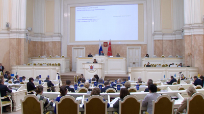 В Мариинском дворце прошло очередное заседание петербургского парламента