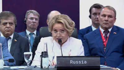 Матвиенко предложила парламентам России и Украины сегодня сесть за стол переговоров