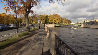 Паром взял на таран 1-й Инженерный мост на пересечении Фонтанки и Мойки