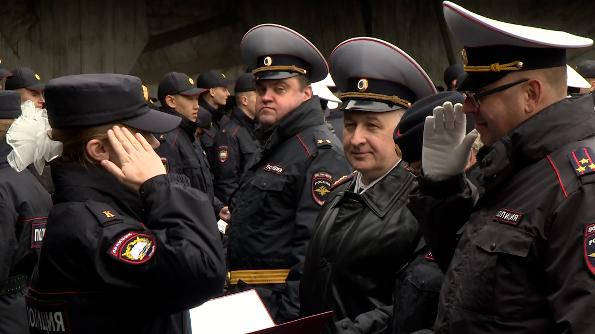 В Петербурге первокурсники университета МВД приняли присягу | Телеканал  Санкт-Петербург