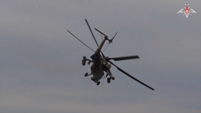 Петербуржцам объяснили задачи пары вертолетов в небе над городом