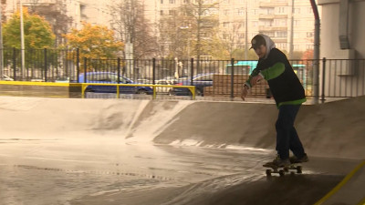 В Василеостровском районе открыли современный скейтпарк