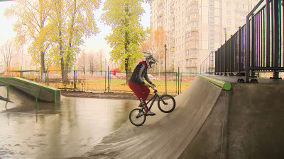Петербуржцам показали, как выглядит новый скейт-парк на набережной Макарова