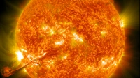 Синоптик рассказал, опасны ли произошедшие накануне вспышки на Солнце