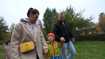 День расписан по минутам: Петербуржец рассказал о воспитании сына с аутизмом